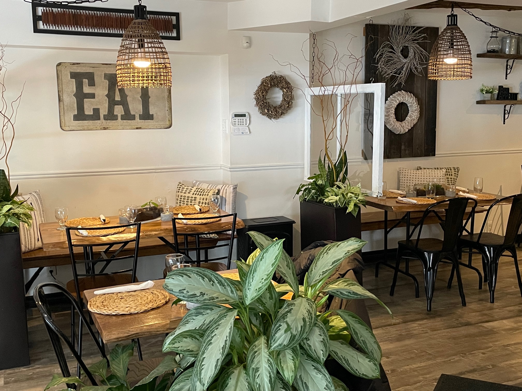 The Curly Willow Eatery Collingwood Downtown BIA